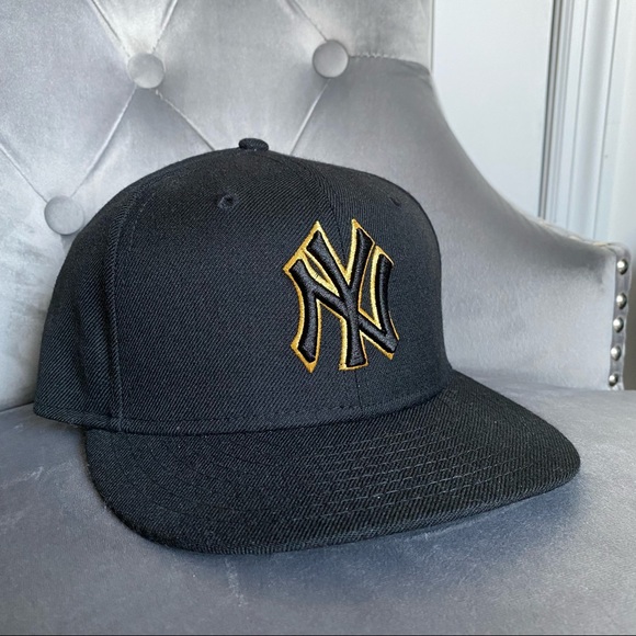 SOLDπNew Era NY Yankees Fitted Cap - Picture 2 of 6